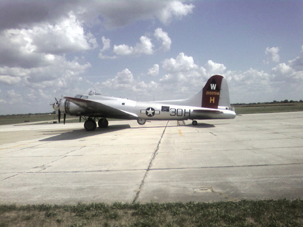 EAA B-17 - Aluminum Overcast