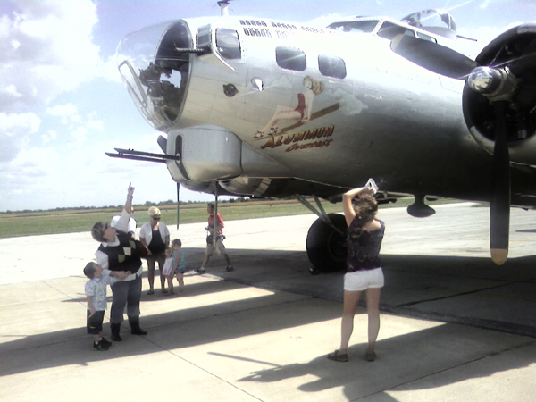 EAA B-17 - Aluminum Overcast