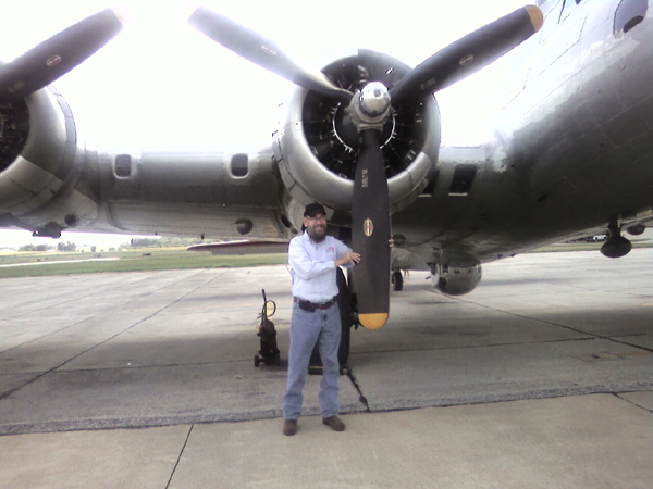 EAA B-17 - Aluminum Overcast